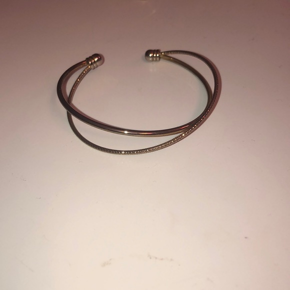 Gold cuff bracelet set - Picture 2 of 3